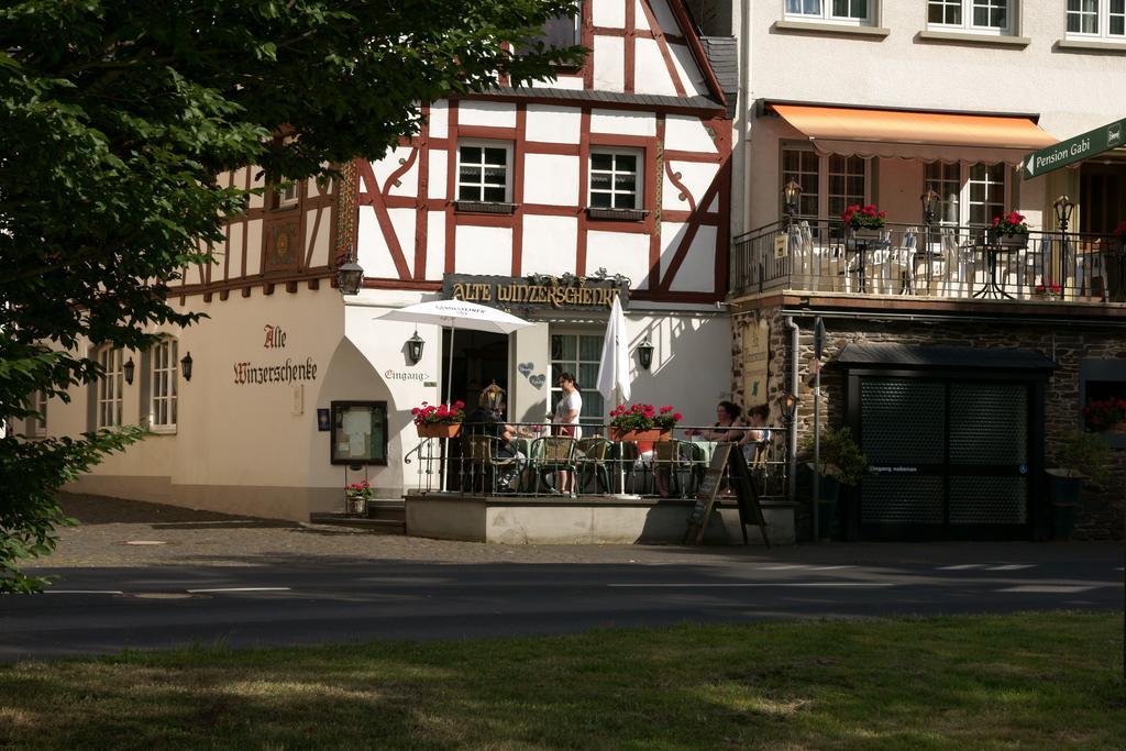 Alte Winzerschenke Hotel Bruttig-Fankel Exterior photo