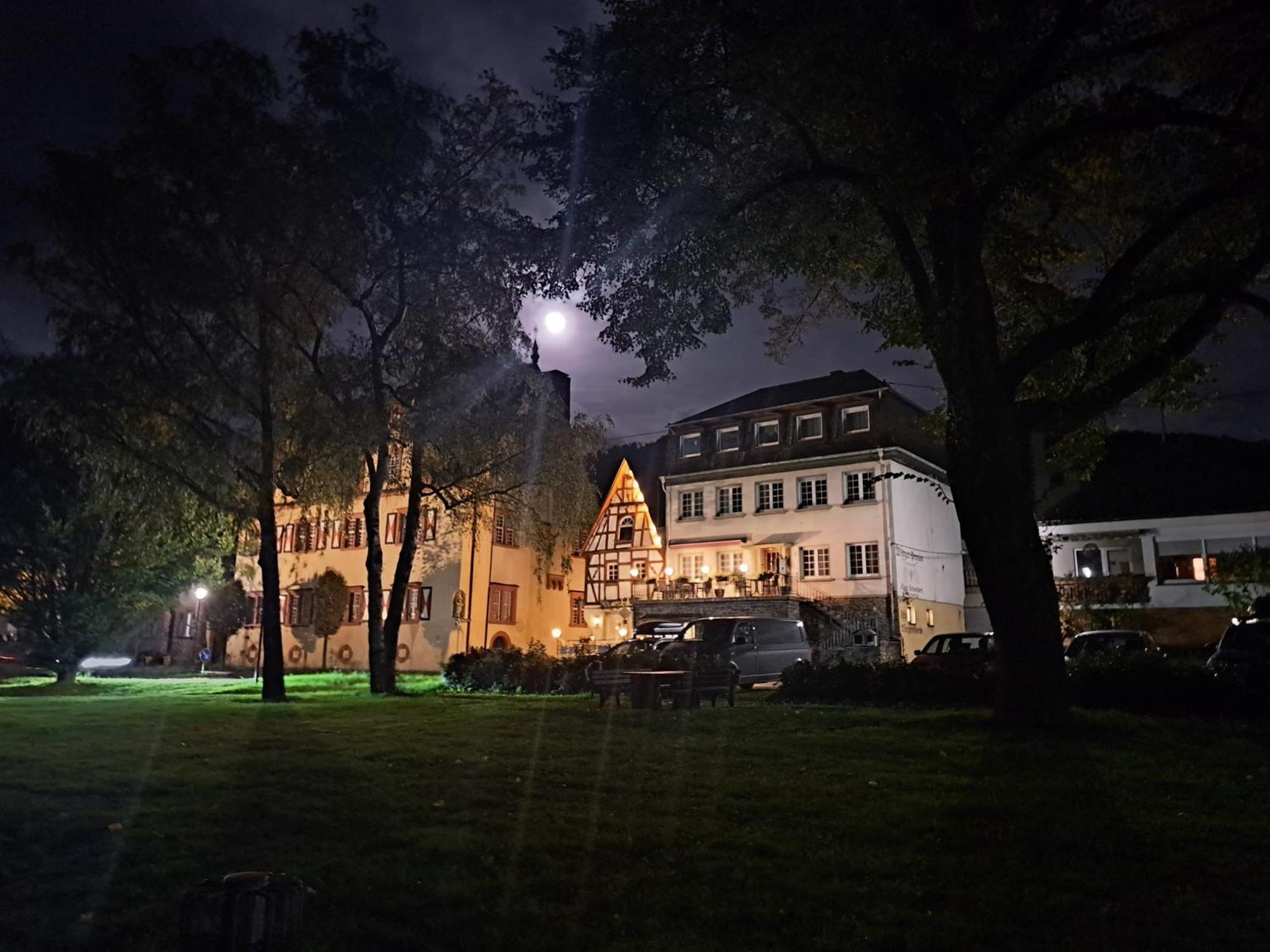 Alte Winzerschenke Hotel Bruttig-Fankel Exterior photo